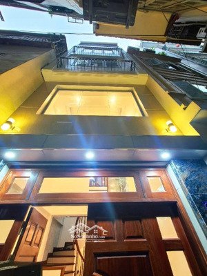 bán nhà đê la thành, dân xây, gần phố, tặng nội thất, nở hậu, 4pn 43m 10.98 tỷ 