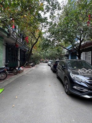 rẻ nhất khu vực - bán nhà nhà hoàng quốc việt - ô tô tránh, vỉa hè rộng - 50m2, 6 tầng, giá 14.9 tỷ