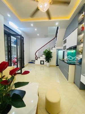 nam dư nhà 5 tầng gần phố giá cạnh tranh ngõ thông cách ô tô chỉ 20m