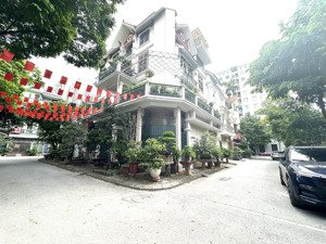 bán bt 150m2, 40 tỷ tại trần bình, dịch vọng hậu, cầu giấy, hà nội, lô góc- vỉa hè ô tô tránh