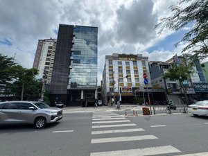 bán gấp tòa nhà 8.5x25m 7 tầng đường hoàng văn thụ hđt: 180tr/tháng giá: 45 tỷ