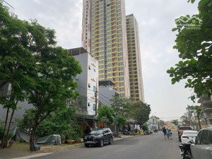 lô đất đẹp vuông vức đường 10m5 sát hồ xuân hương ra biển mỹ khê vài bước chân. giá tốt mua là lời