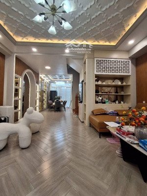 siêu phẩm nhà phố hiện đại dt 90m2, full nội thất xịn , ngay phú mỹ hưng - chỉ 8.6 tỷ