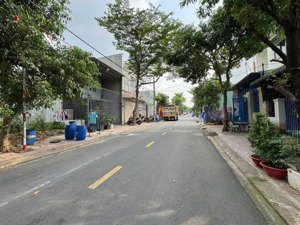 bán lô đất trong kdc đại quang dt 70m2 cách chợ đại quang chỉ 200m đường nhựa 9m, full thổ cư shr.