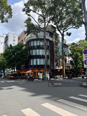 góc 2 mt nguyễn thái bình & phó đức chính, quận 1 - dt: 5x20m - 6 tầng - hđt: 290 triệu - giá 52 tỷ