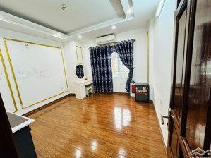 cho thuê nhà 4pn phố chùa bộc, nhà mới gần đủ đồ. 16tr/ tháng 