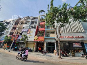 nhà bán mặt tiền đường hoàng hoa thám, p13 tân bình. nga cổng nhà ga t3 tân bình