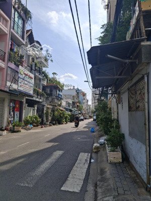 cần bán nhà 2 tầng 80m2 chỉnh 7,4 tỷ hẻm xe hơi tại đường lâm văn bền q7