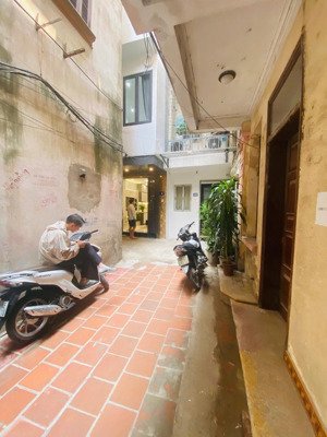 quá hiếm! ngõ 3.5m sát ngã tư sở thẳng tắp ra mặt đường nguyễn trãi, 5tỷ, 24m2, đối diện royal city