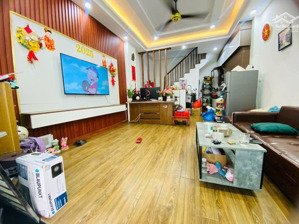 chủ cần tiền bán gấp căn nhà 5 tầng tự xây tâm huyết ở tổ 1 yên nghĩa ô tô 29 chỗ đỗ cổng.giá 5.4tỷ