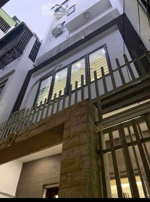 toà ccmn đường láng, doanh thu 600tr/năm