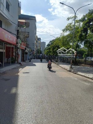 ccmn phú diễn 68m2 x 7 tầng x 5,7m mặt tiền , ngõ ô tô , 18 phòng cho thuê , thang máy - giá 14,5t