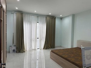 cho thuê nhà 4 tầng full nội thất đầy đủ sinh thái xuân phương. lh 