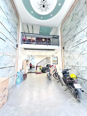 nhà 6 tầng, 85m2 (4.5m x 19m), mặt tiền khu nội bộ ngay kinh dương vương, hồ học lãm, võ văn kiệt