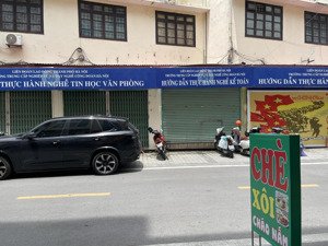 cho thuê và sang nhượng cửa hàng chè 4mùa 45 nguyễn văn tuyết, phố ẩm thực, 40m2/1tầng/15tr/th