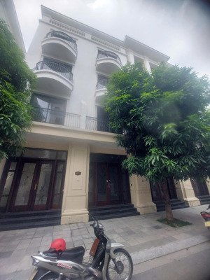 bán cắt lỗ 400tr so với hợp đồng cho căn shophouse 56m2 vinhomes ocean park 2 văn giang, hưng yên.