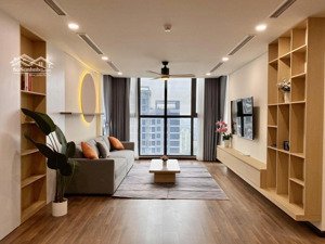 hiếm. cho thuê căn chung cư mipec rubik xuân thuỷ. 128m2, 4 ngủ 3wc. full đồ. 28tr. 