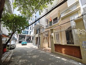 cho thuê nhà riêng cực rộng, mặt tiền 7m, trung tâm cầu giấy. tổng diện tích sử dụng 480m2