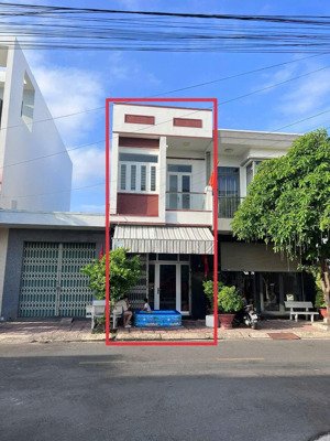 nhà tttp nha trang 5,7 tỷ 2 tầng 3pn3wc sổ sách đầy đủ