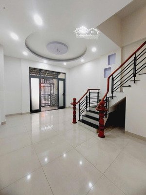 nhà bán 3 tầng -58m2-4,52 x 13,2-4 pn, 3wc- giá 9tỷ480 tl -m tiền đường 4m gần góc phạm hùng p4q8.