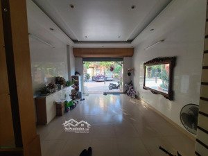 bán nhà phân lô gara 7 chỗ phố nguỵ như kon tum 60m2, 5 tầng 18 tỷ