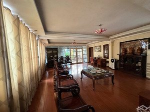 bán nhà phân lô láng hạ - đống đa - oto tránh - mt 9.5m - dt 125m - ở cực sướng - 52 tỷ