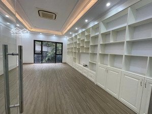 cho thuê nhà gần bv bạch mai - đh xây dựng, dt 80m*6 tầng,thang máy, oto đỗ cửa,phòng khám,giáo dục