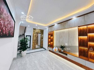 phân khúc 8tỷ- nhà 35m siêu đẹp định công- 6 tầng thang máy - vài bước chân ô tô tránh- nội thất 5*