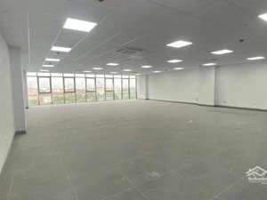cho thuê tòa nhà làm văn phòng siêu rộng đẹp - giá siêu hợp lí