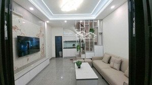 nhà phố hồ tùng mậu, đối diện trường đại học thương mại- 35m2- 5 tầng- mặt tiền 4,8m full nội thất
