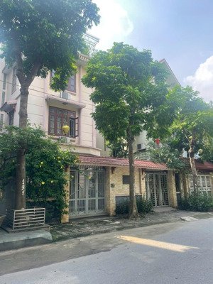 bán gấp biệt thự xa la 160m2x4t, cách phố hạnh hoa 50m, kinh doanh, giá 32 tỷ