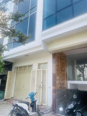 giảm 500 triệu bán nhà khu đấu giá mậu lương, hà đông 60m², mặt tiền 5m, giá rẻ nhất khu vực