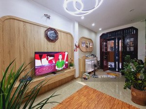 chính chủ bán nhà phố nghĩa đô - cầu giấy - nhà đẹp full nội thất - ở ngay.