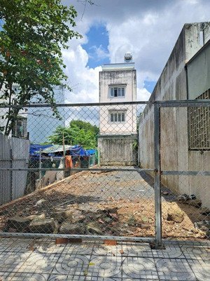 bán nhanh lô đất đẹp trong kdc kiến á kế bên the global city - liên phường - plb