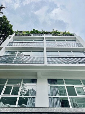 chung cư luxury sân vườn mới xây có quầy lễ tân phục vụ, ngay công viên hoàng văn thụ, sát sân bay