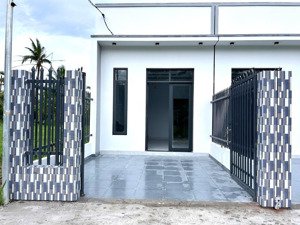 bán nhà đẹp mới xây gần vòng xoay tân thành - bến tre. (nay là vĩnh long)