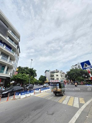 bán tòa building mặt phố 8 tầng thang máy bà triệu, hà đông - đẳng cấp kinh doanh