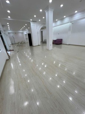 cho thuê nhà 2 mặt tiền lý thường kiệt, phường 15, quận 11. dt 5,5 x 15, trệt 1 lầu, nhà đẹp