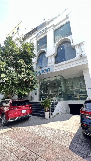 xuống giá 5ty - bán toà nhà góc 2 mặt tiền hoàng sa q3 - hdt 160tr/th -dt 6x22 xd 6 tầng - giá 27ty