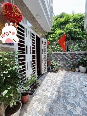 bán nhà võng thị - tây hồ- vài bước ô tô ,hồ tây - thang máy chờ - 38m x 6 tầng giá 7 tỷ hơn -