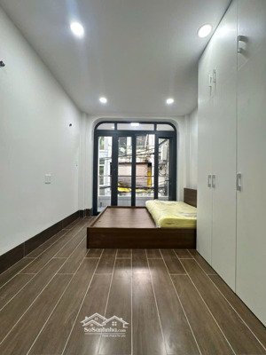 phòng ngủ cao cấp ban công thoáng mát ngay dh bách khoa, kinh tế, sư phạm, khoa học tự nhiên, sài g