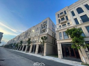 bán gấp liền kề ánh dương 62,5m2, giá 18 tỷ vinhomes cổ loa, sát grand world, đt 