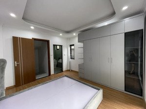 sau 1 nhà ra phố, nhà đẹp nở hậu, ba gác tránh, 32m2+ 6 tầng tây sơn đống đa .