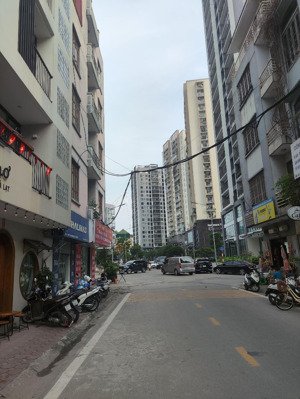 nhà dân xây chắc chắn -bồ đề-long biên,dt 70m2 4tầng mt 7m chỉ 14.5 tỷ