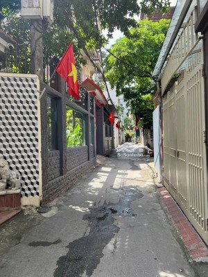 - bùi xương trạch - nhà đẹp long lanh - gần phố - tặng full nội thất - dt 32m - mt 4m - 5 tầng