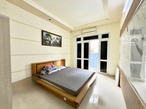 ngã 7 lý thái tổ nhà 2 mặt hẻm rộng 50m2 mới đẹp - ô tô đổ cửa chỉ hơn 10 tỷ