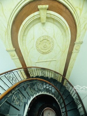 bán nhà vip bàu cát ngay ba vân - phong cách hoàng gia - lung linh đẹp ở ngay