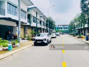 bán căn shophouse oasis city, 85m2, vị trí đẹp sát trường mầm non, kế góc, sổ hồng sẵn, giá 1.75 tỷ