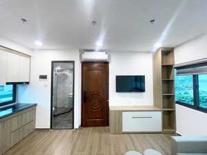 chính chủ cho thuê căn hộ 2n 1k full đồ tại đường lạc long quân nhà view hồ tây ôtô đỗ cửa