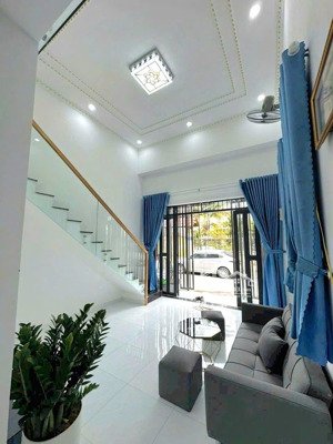 bán nhà linh xuân, cạnh làng đại học quốc gia, đường 7m, nhỉnh 4t nhỏ.